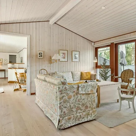4 Bedroom Stunning In * Rorvig