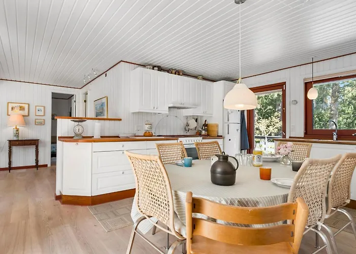 Feriehus 4 Bedroom Stunning In *